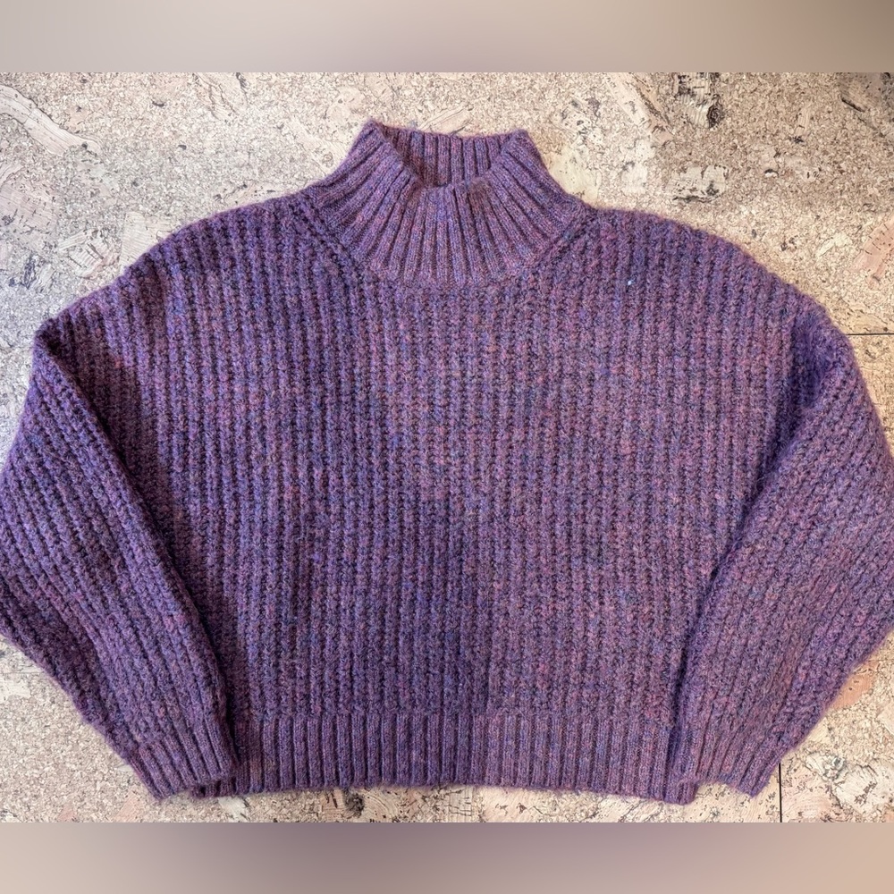 Express Ribbed Knit Cropped Turtleneck Sweater in Heathered Purple